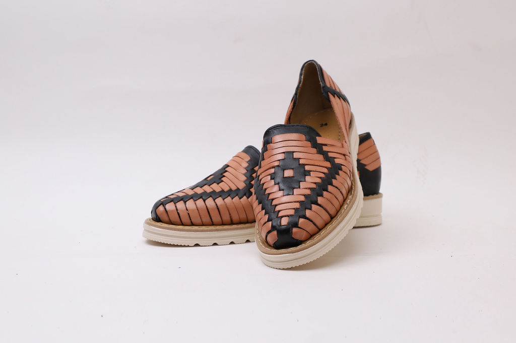 Huarache Rombo, tejido a mano, Natural y Negro
